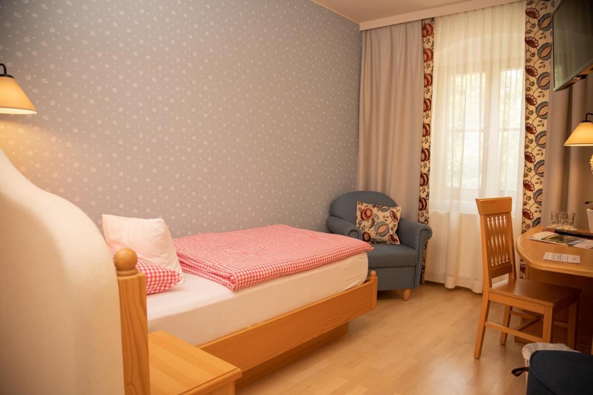 Perbersdorfer Heuriger Hotel Neuhofen an der Ybbs Luaran gambar