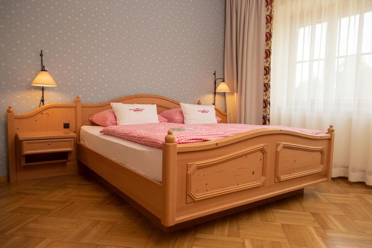 Perbersdorfer Heuriger Hotel Neuhofen an der Ybbs Luaran gambar