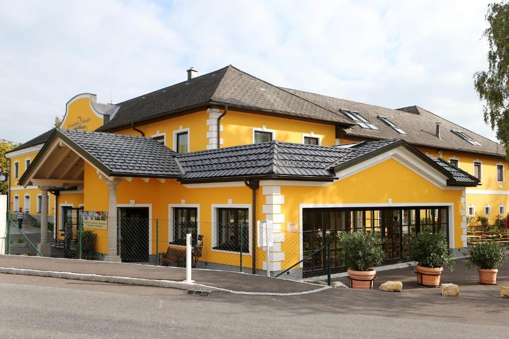 Perbersdorfer Heuriger Hotel Neuhofen an der Ybbs Luaran gambar